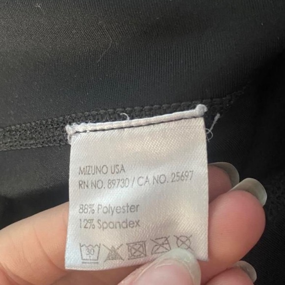 Mizuno volleyball shorts - Picture 2 of 2